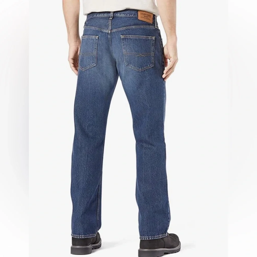 (B51) Signature Levi’s Strauss Relaxed Fit Flex Performance Jeans, Sz 30x30, NWT